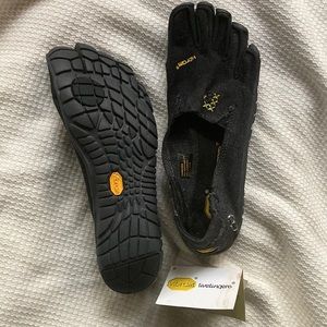 CVT Hemp Vibram Fivefingers shoes - size 7-7.5